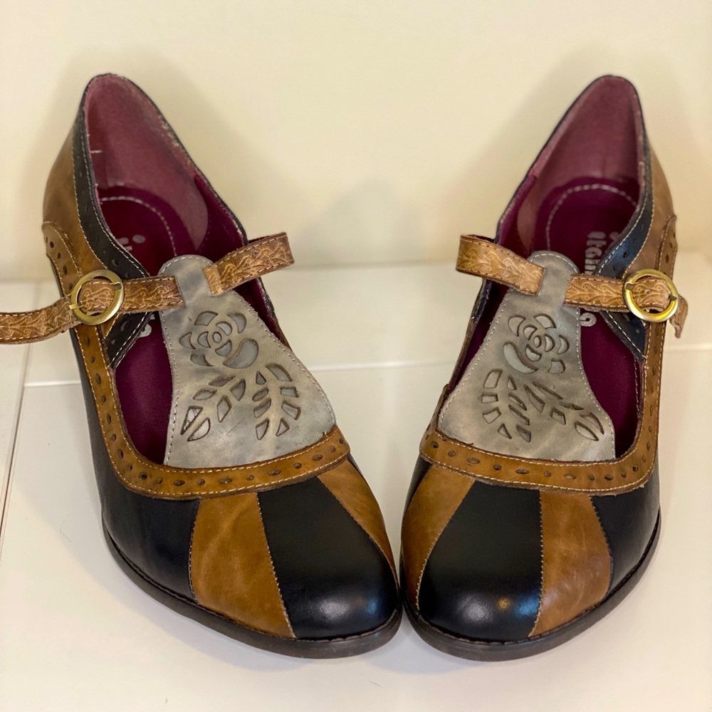 ITALMODA Black & Brown Leather Heels (Size 9)
